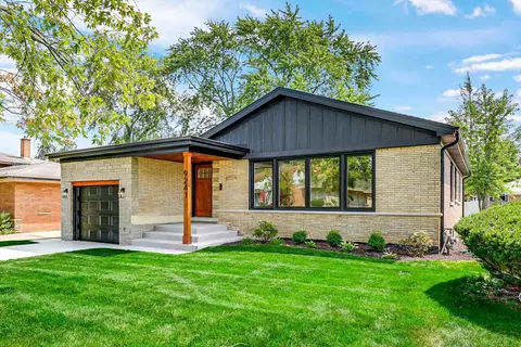 9241 S Francisco Ave, Evergreen Park, IL 60805