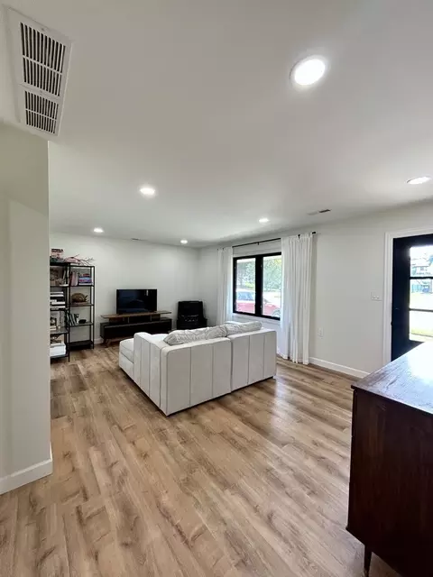 Living - 1102 Hanley St, Mchenry, IL 60050 photo 2 of 2