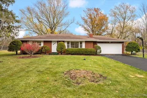 1780 Blackberry Rd, Aurora, IL 60506