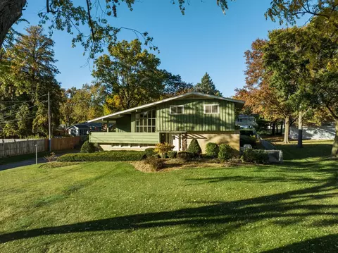 20 W236 Meadow Ln, Lemont, IL 60439