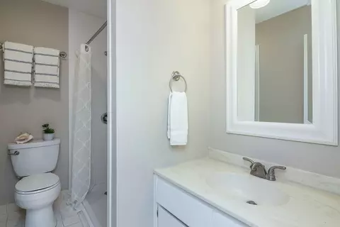 1657 Dover Ct #D, Wheaton, IL 60189 photo 11