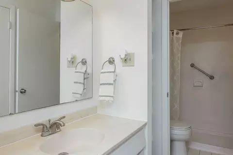 1657 Dover Ct #D, Wheaton, IL 60189 photo 12