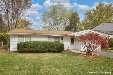 8602 Ramble Rd, Wonder Lake, IL 60097