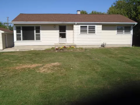 22 W472 Armitage St, Glen Ellyn, IL 60137