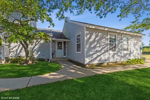 903 Bidwell Dr, Gurnee, IL 60031