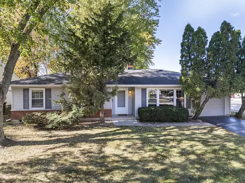 1844 N Ridge Ave, Arlington Heights, IL 60004
