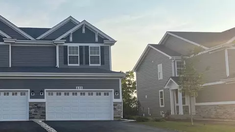 231 Charlestowne Lakes Dr, Saint Charles, IL 60174