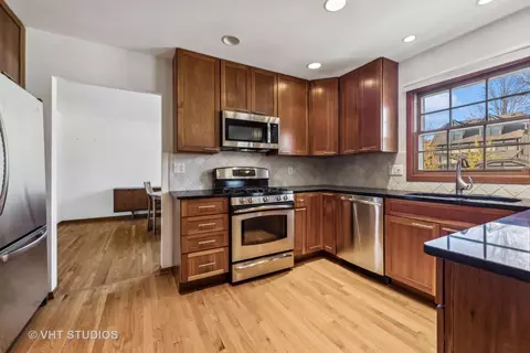 Kitchen - 1470 Mccormick Pl, Wheaton, IL 60189 photo 1 of 2