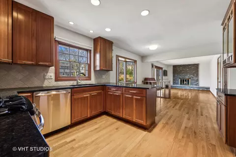 Kitchen - 1470 Mccormick Pl, Wheaton, IL 60189 photo 2 of 2