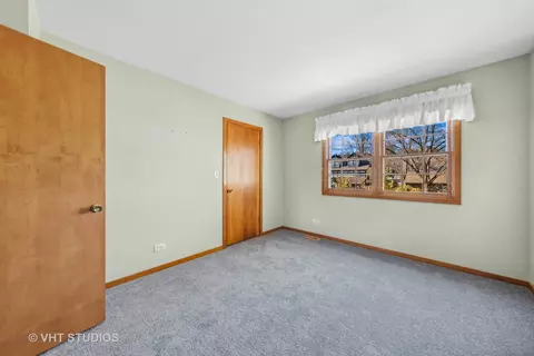 Bedroom - 1470 Mccormick Pl, Wheaton, IL 60189 photo 4 of 4