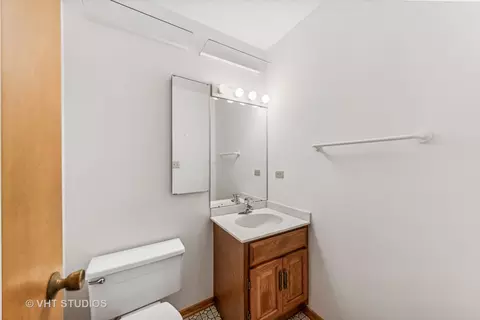 Bath - 1470 Mccormick Pl, Wheaton, IL 60189 photo 1 of 3