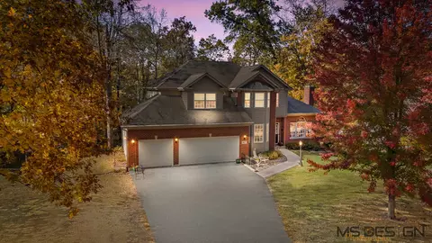 907 Westwood Cir, Genoa, IL 60135
