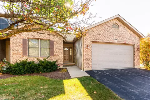1460 Ridge Dr, Sycamore, IL 60178