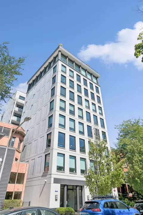 550 W Wellington Ave #5W, Chicago, IL 60657