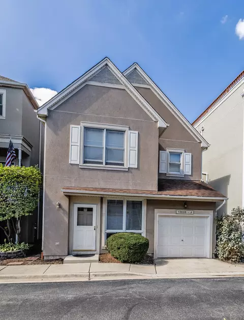1808 W Diversey Pkwy #J, Chicago, IL 60614