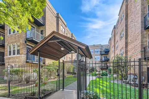 1631 W Pratt Blvd #G, Chicago, IL 60626