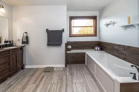 Bath - 24833 Burdick Rd, Plainfield, IL 60585 photo 2 of 7