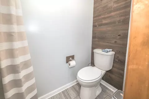 Bath - 24833 Burdick Rd, Plainfield, IL 60585 photo 3 of 7