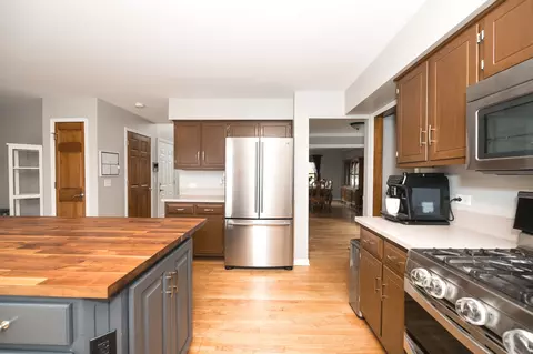 Kitchen - 24833 Burdick Rd, Plainfield, IL 60585 photo 3 of 3