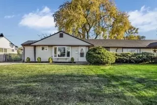 9067 S Main St #9067, Hometown, IL 60456