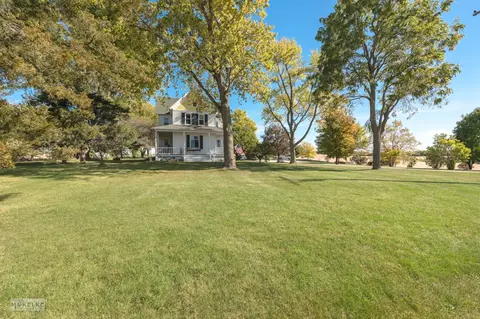 3714 E 28th Rd, Sheridan, IL 60551 photo 2