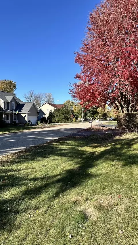 5514 Greenview Rd, Oakwood Hills, IL 60013 photo 3