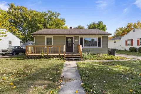 907 Woolf Ct, Rochelle, IL 61068