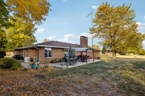 402 E 2nd St, Herscher, IL 60941 photo 14