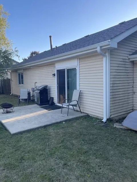 805 Prairie Ave, Bartlett, IL 60103 photo 9