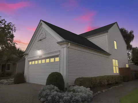 1850 Gleneagle Cir, Elgin, IL 60123 photo 2