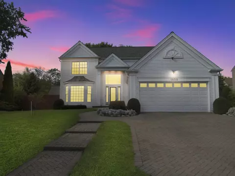 1850 Gleneagle Cir, Elgin, IL 60123