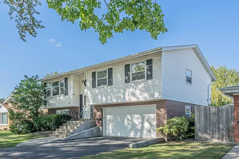 724 W Millers Rd, Des Plaines, IL 60016