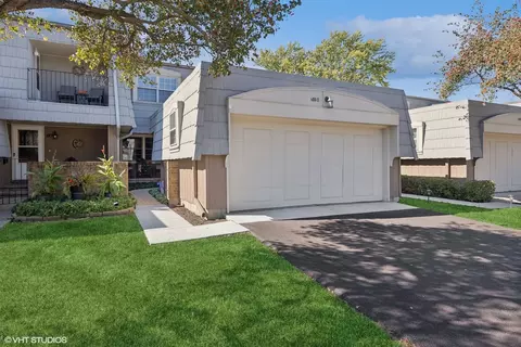 680 Versailles Cir #D, Elk Grove Village, IL 60007