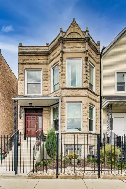 1460 W Irving Park Rd, Chicago, IL 60613