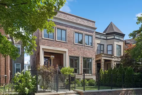 1444 W Cuyler Ave, Chicago, IL 60613