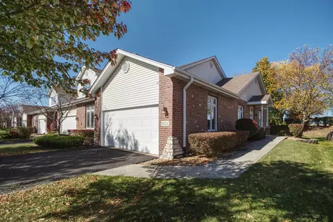 10724 Canterbury Dr, Mokena, IL 60448