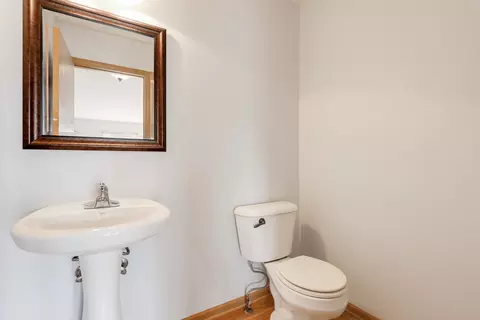 Bath - 1001 Eagle Point Dr, Matteson, IL 60443 photo 1 of 4