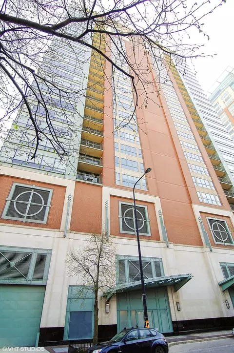 445 E North Water St #1904, Chicago, IL 60611