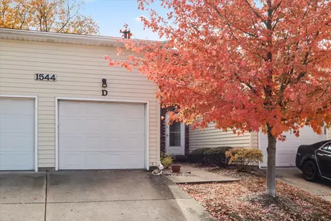 1544 Hunt Dr #D, Normal, IL 61761