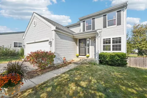 934 Deer Trl, Round Lake Beach, IL 60073