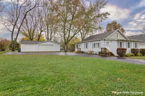 41950 N Lotus Ave, Antioch, IL 60002