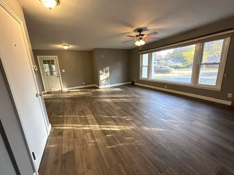 611 Center St, Mchenry, IL 60050 photo 5