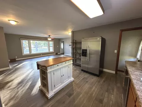 611 Center St, Mchenry, IL 60050 photo 2
