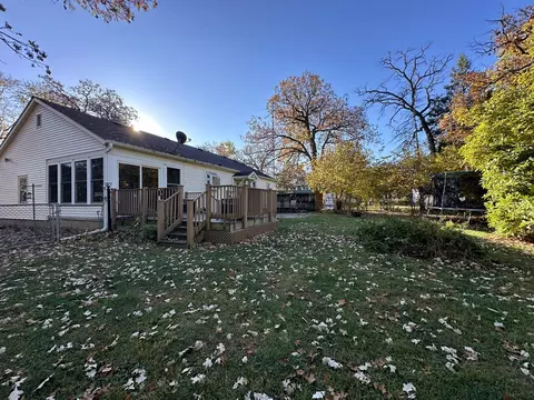 611 Center St, Mchenry, IL 60050 photo 4