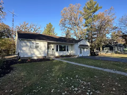 611 Center St, Mchenry, IL 60050 photo 8