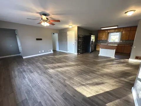 611 Center St, Mchenry, IL 60050 photo 3