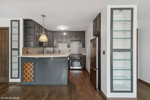 Kitchen - 33 E Cedar St #12D, Chicago, IL 60611 photo 1 of 5