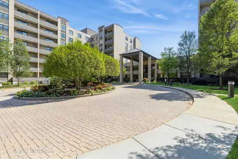4545 W Touhy Ave #605E, Lincolnwood, IL 60712