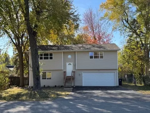 7211 Hiawatha Dr, Wonder Lake, IL 60097