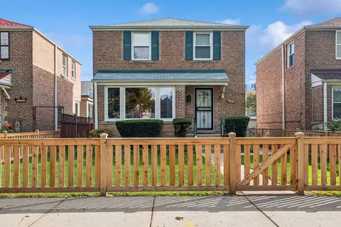 5821 N Hermitage Ave, Chicago, IL 60660